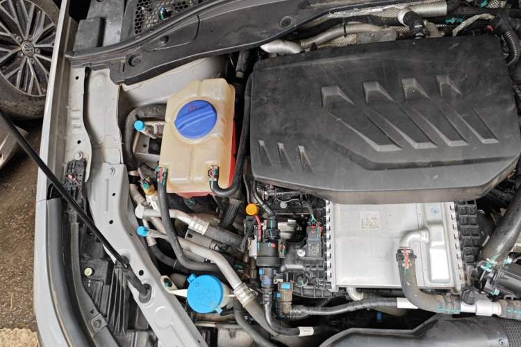 Used Chery Fengyun A8 2024 127 Long-Range Version Comfort Edition Engine Bay Right