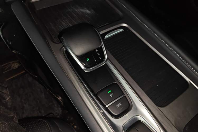 Used Chery Fengyun A8 2024 127 ZHU FENG Version Gear Lever