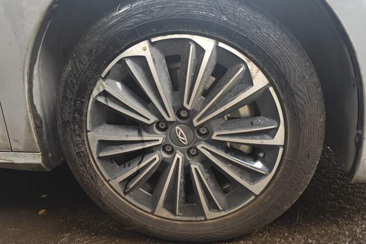 Used Chery Fengyun A8 2024 127 Long-Range Version Comfort Edition Right Front Wheel Hub