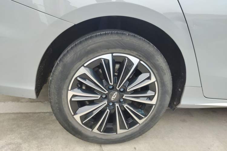 Used Chery Fengyun A8 2024 127 Chasing the Wind Edition Right Rear Wheel Hub