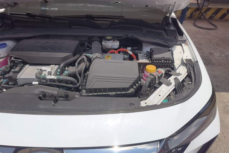 Used Chery Fengyun A8 2024 127 Long-Distance Edition Standard Version Engine Bay Left