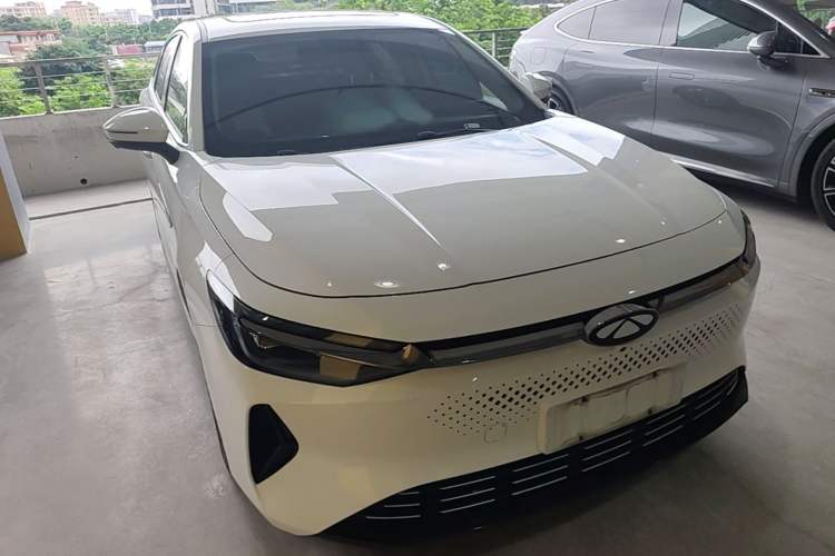 Used Chery Fengyun A8 2024 127 Long-Range Version Comfort Edition Front Right 45 Deg