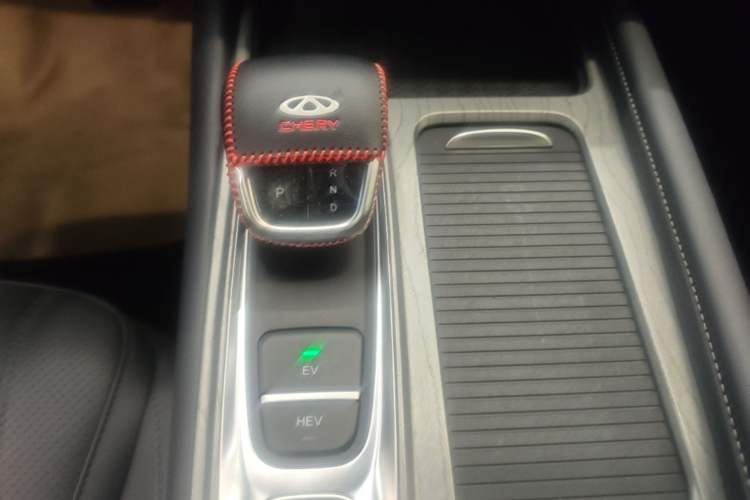 Used Chery Fengyun A8 2024 127 ZHU FENG Version Gear Lever