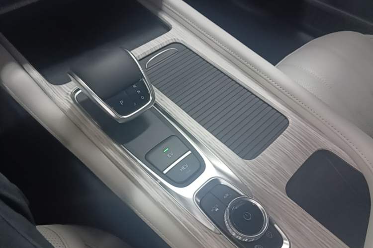 Used Chery Fengyun A8 2024 127 Chasing the Wind Edition Gear Lever