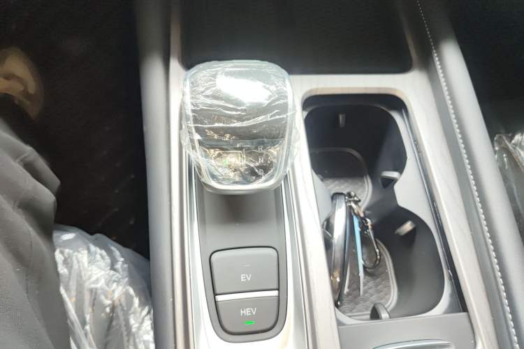 Used Chery Fengyun A8 2024 127 Yufeng Edition Gear Lever