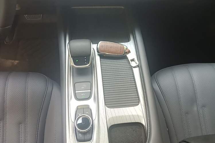 Used Chery Fengyun A8 2024 127 Yufeng Edition Gear Lever