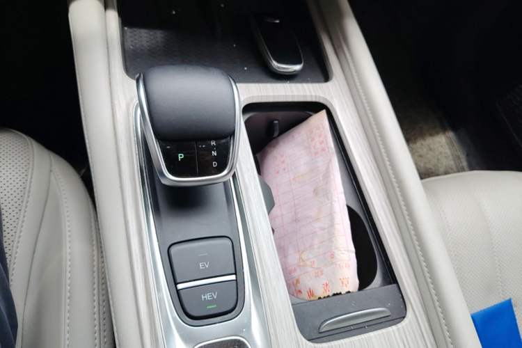Used Chery Fengyun A8 2024 127 Yufeng Edition Gear Lever