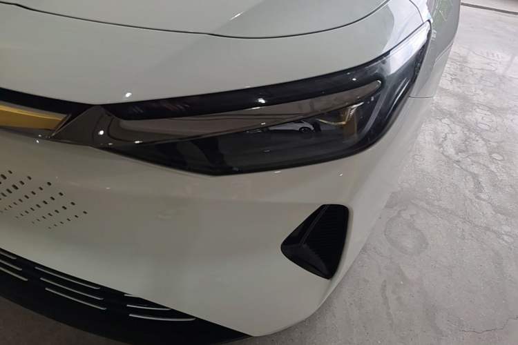 Used Chery Fengyun A8 2024 127 Long-Range Version Comfort Edition Left Front Headlight