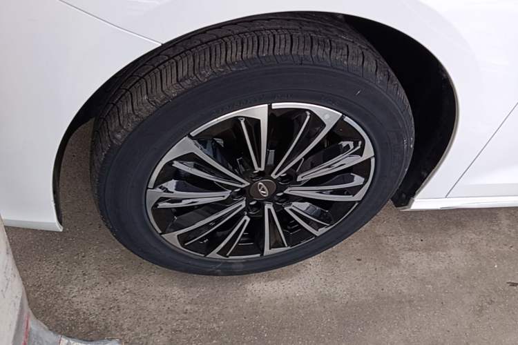 Used Chery Fengyun A8 2024 127 ZHU FENG Version Left Front Wheel Hub