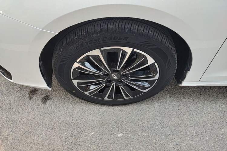 Used Chery Fengyun A8 2024 127 Chasing the Wind Edition Left Front Wheel Hub