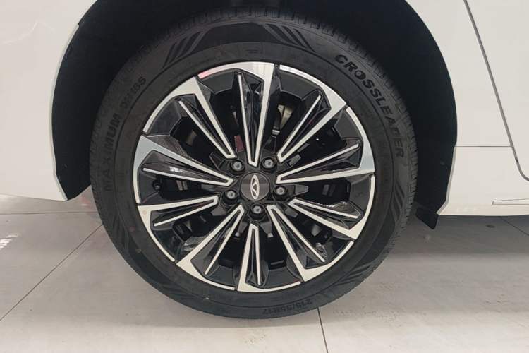 Used Chery Fengyun A8 2024 127 ZHU FENG Version Right Rear Wheel Hub