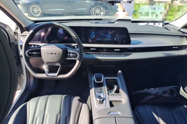 Used Chery Fengyun A8 2025 Model 70km Standard Version Center Console