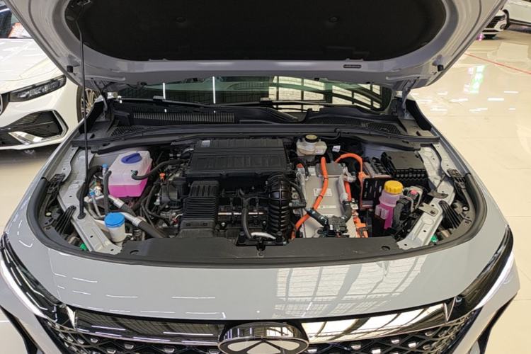 Used Chery Fengyun A8 2025 Model 70km Standard Version Engine Bay