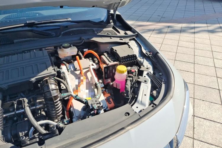 Used Chery Fengyun A8 2025 Model 70km Standard Version Engine Bay Left