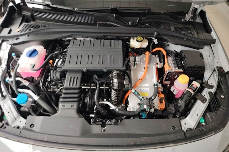 Used Chery Fengyun A8 2025 Model 70km Standard Version Engine Bay