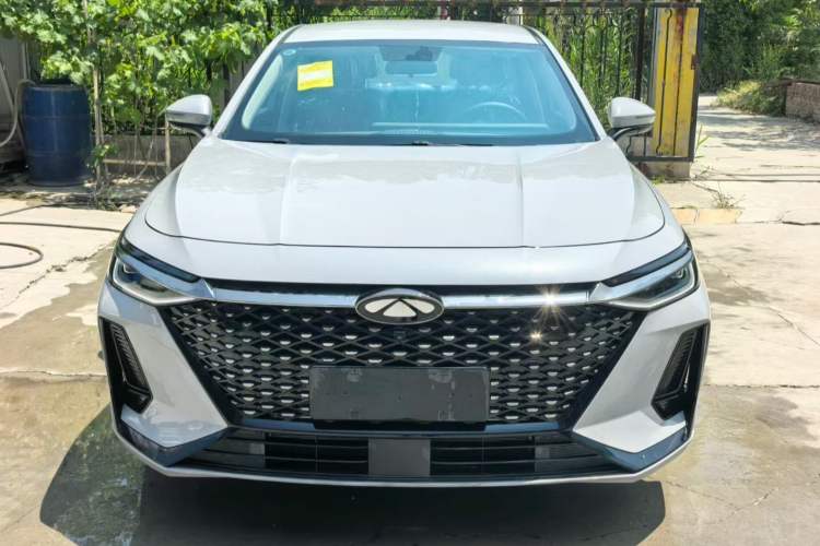 Used Chery Fengyun A8 2025 Model 70km Standard Version Exterior 2