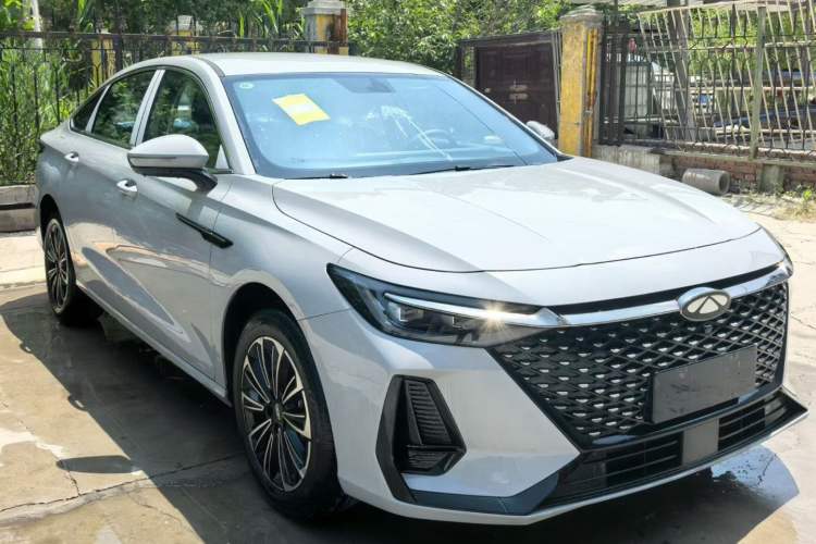 Used Chery Fengyun A8 2025 Model 70km Standard Version Exterior 3