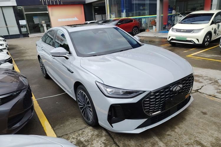 Used Chery Fengyun A8 2025 145 Luxury Edition Front Right 45 Deg