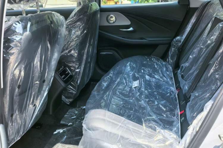 Used Chery Fengyun A8 2025 Model 70km Standard Version Interior 3