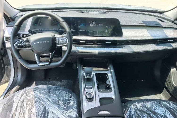 Used Chery Fengyun A8 2025 Model 70km Standard Version Interior 4