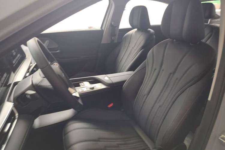 Used Chery Fengyun A8 2025 Model 70km Standard Version Left Front Seat