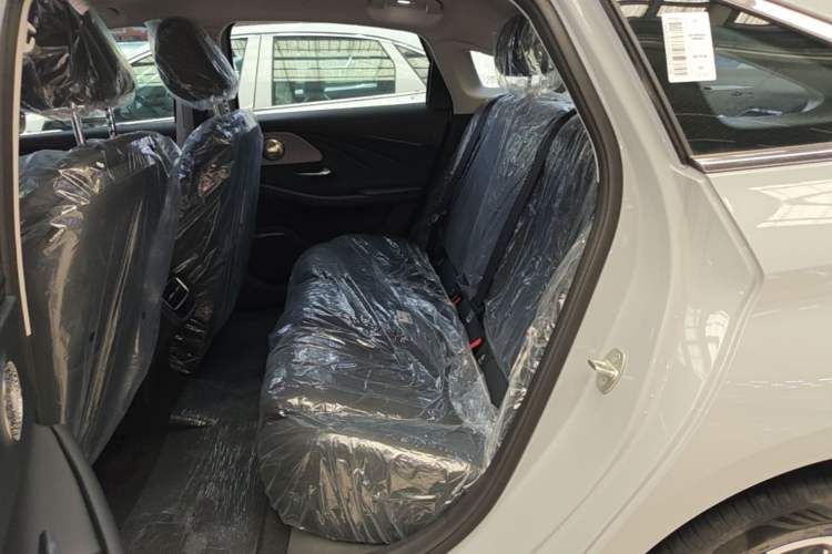 Used Chery Fengyun A8 2025 Model 70km Standard Version Left Rear Seat
