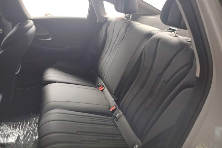 Used Chery Fengyun A8 2025 Model 70km Standard Version Left Rear Seat
