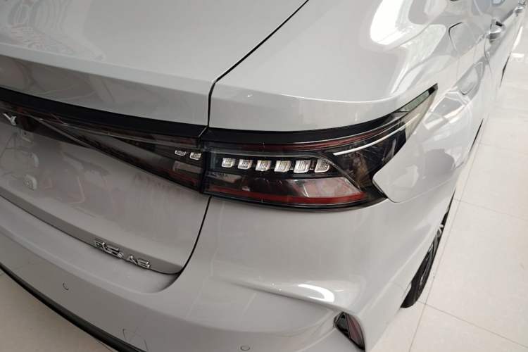 Used Chery Fengyun A8 2025 Model 70km Standard Version Right Rear Taillight