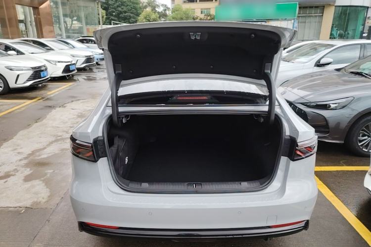 Used Chery Fengyun A8 2025 145 Luxury Edition Trunk