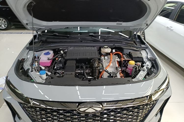 Used Chery Fengyun A8 2025 Model 70km Standard Version Engine Bay