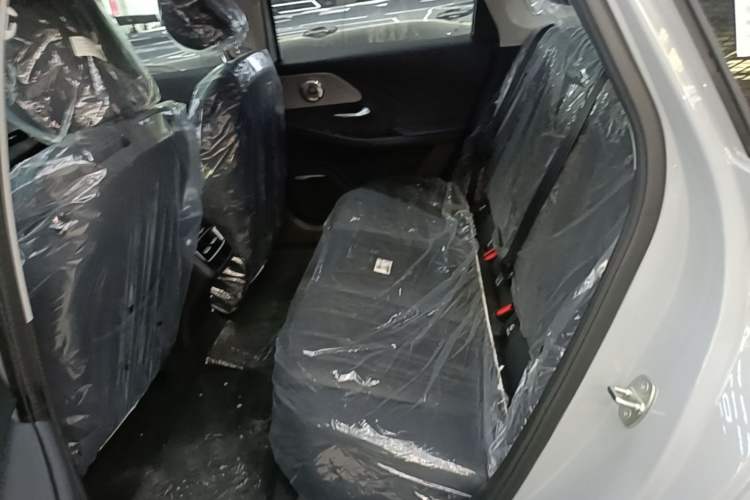 Used Chery Fengyun A8 2025 Model 70km Standard Version Left Rear Seat