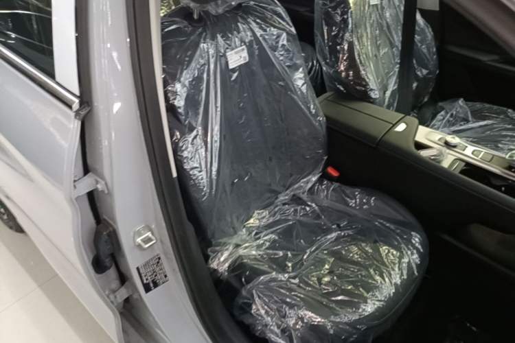 Used Chery Fengyun A8 2025 Model 70km Standard Version Right Front Seat
