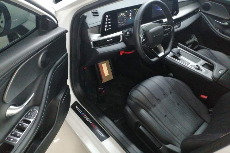 Used Chery Fengyun A8 2025 Model 70km Basic Version Driver Seat