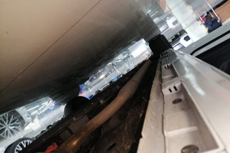 Used Chery Fengyun A8 2025 Model 70km Basic Version Left Side Sill