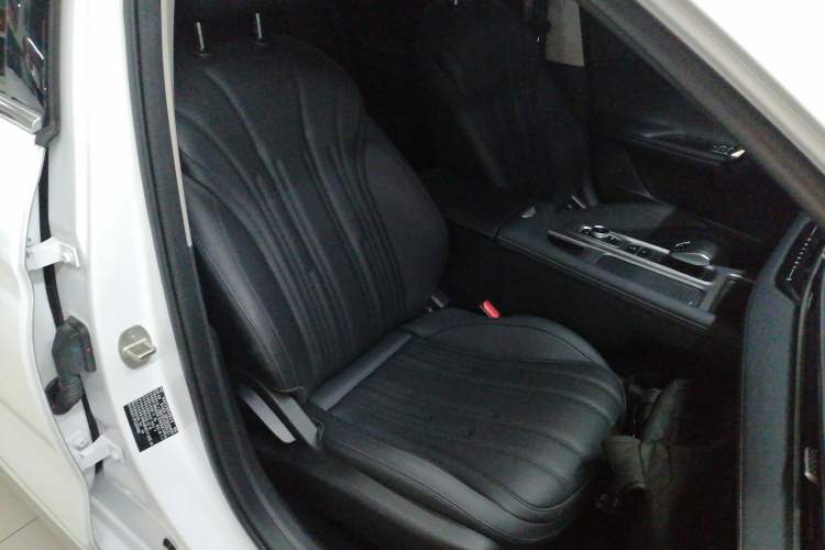Used Chery Fengyun A8 2025 Model 70km Basic Version Right Front Seat