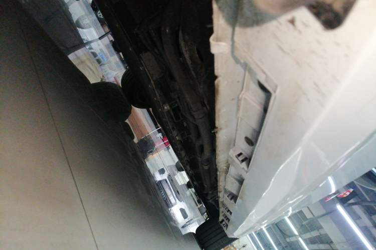 Used Chery Fengyun A8 2025 Model 70km Basic Version Right Side Sill
