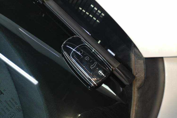 Used Chery Fengyun A8 2025 Model 70km Basic Version Vehicle Key