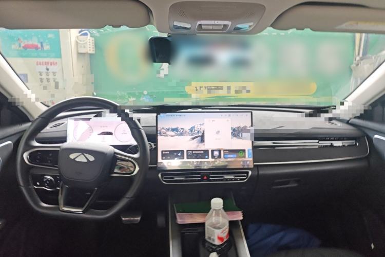 Used Chery Fengyun A8L 2025 1.5 TGDI 145 km Standard Version Center Console