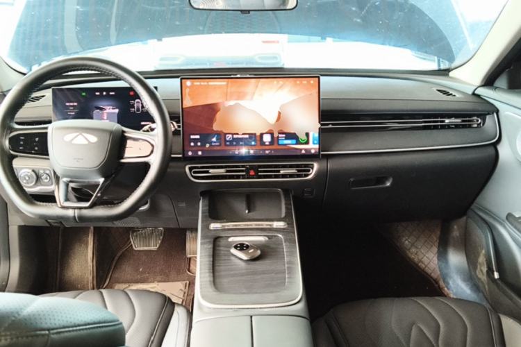 Used Chery Fengyun A8L 2025 1.5 TGDI 145 km Standard Version Center Console