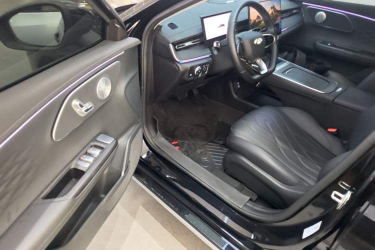 Used Chery Fengyun A8L 2025 1.5 TGDI 145 km Standard Version Driver Seat