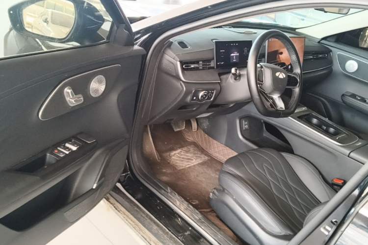 Used Chery Fengyun A8L 2025 1.5 TGDI 145 km Standard Version Driver Seat