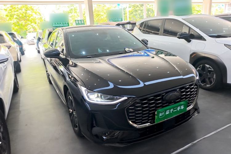 Used Chery Fengyun A8L 2025 1.5 TGDI 145 km Standard Version Exterior 1