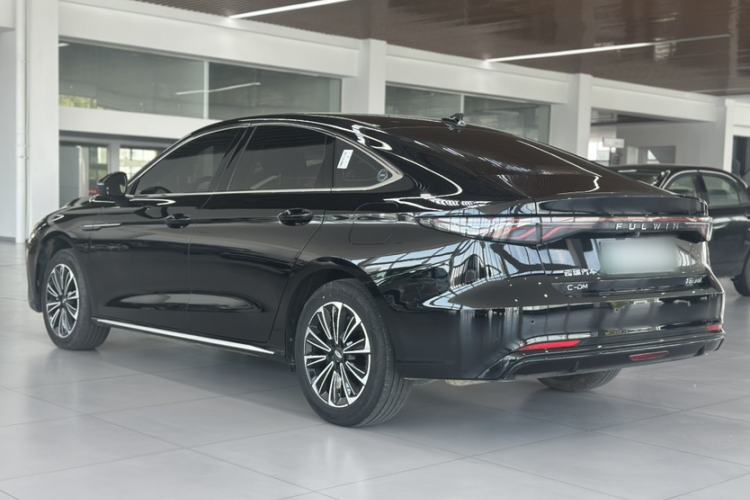 Used Chery Fengyun A8L 2025 1.5 TGDI 145 km Standard Version Exterior 4
