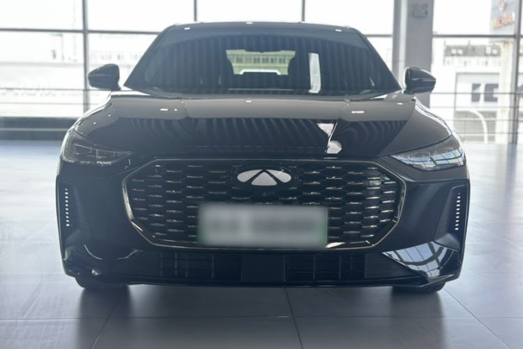 Used Chery Fengyun A8L 2025 1.5 TGDI 145 km Standard Version Exterior 5