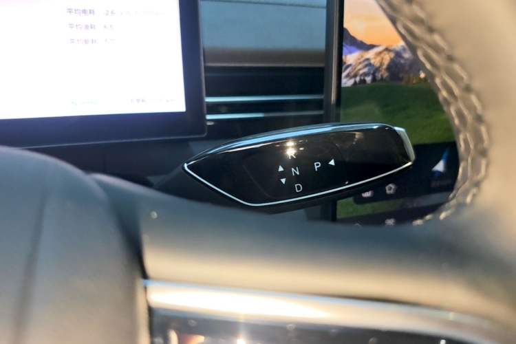 Used Chery Fengyun A8L 2025 1.5 TGDI 145 km Standard Version Gear Lever