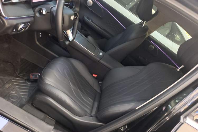 Used Chery Fengyun A8L 2025 1.5 TGDI 145 km Standard Version Left Front Seat