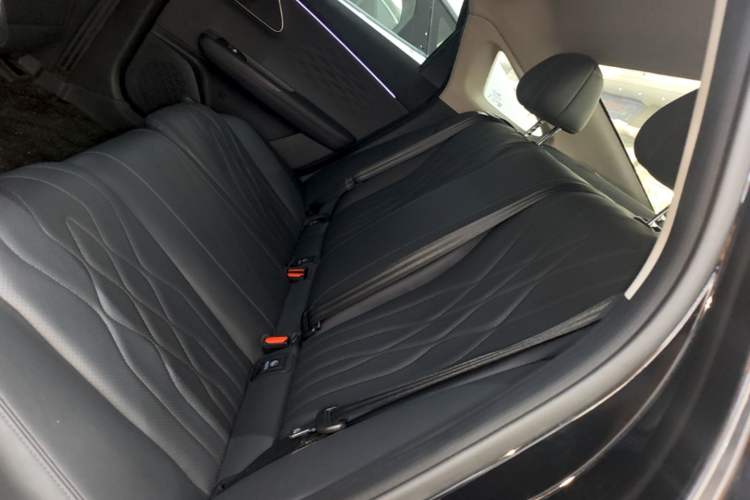 Used Chery Fengyun A8L 2025 1.5 TGDI 145 km Standard Version Left Rear Seat