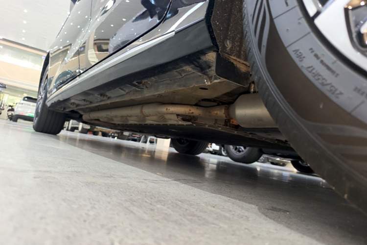 Used Chery Fengyun A8L 2025 1.5 TGDI 145 km Standard Version Left Side Sill
