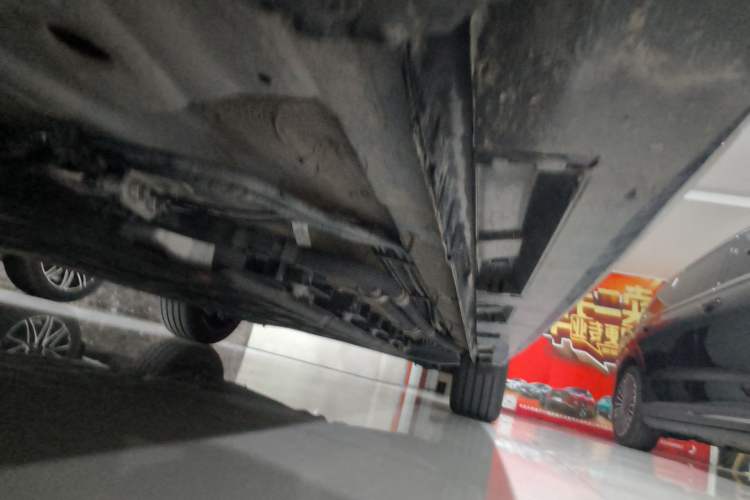 Used Chery Fengyun A8L 2025 1.5 TGDI 145 km Luxury Version Right Side Sill