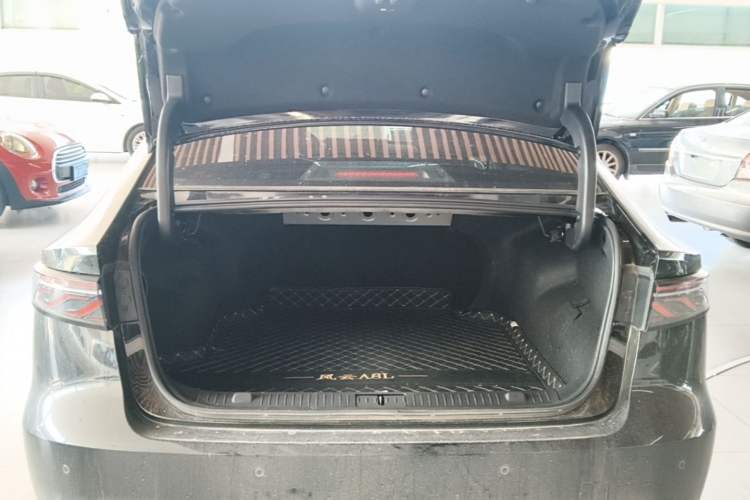 Used Chery Fengyun A8L 2025 1.5 TGDI 145 km Standard Version Trunk